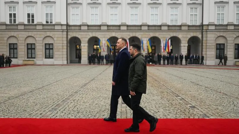 CBOS: Most Poles Back Nawrocki’s Move to Strip Zelensky of the Order of the White Eagle