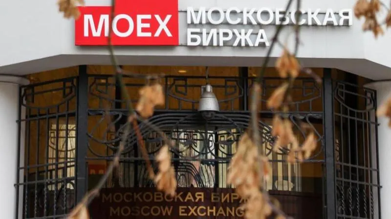 Russian stock market shows resilience with gains at opening of trading