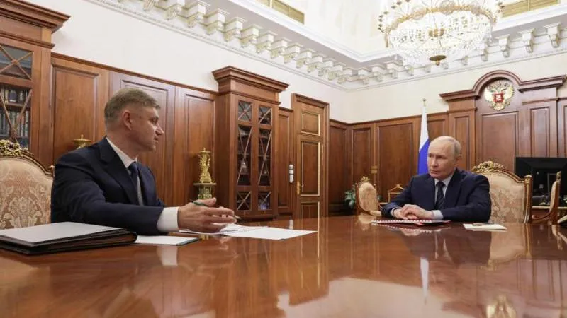 Putin Holds Meeting with Russian Railways Head as Company Shows Strong Finances