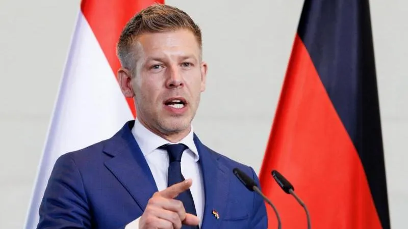 Márki-Zay says state company bosses’ pay mustn’t exceed the prime minister’s — a sensible step against overpaid elites